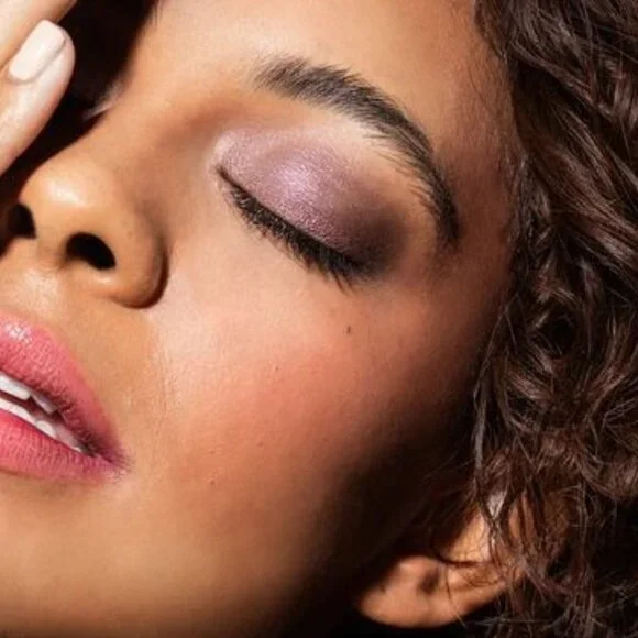 ĀTHR Beauty Manifest Crystal Eyeshadow Palette - Picture 7 of 13